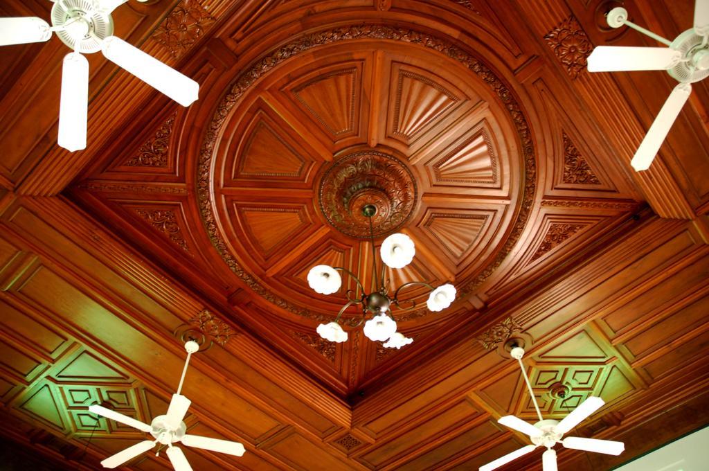 Visalam Chettinad Palace - A Cgh Earth Experience Kānādukāttān Exterior foto