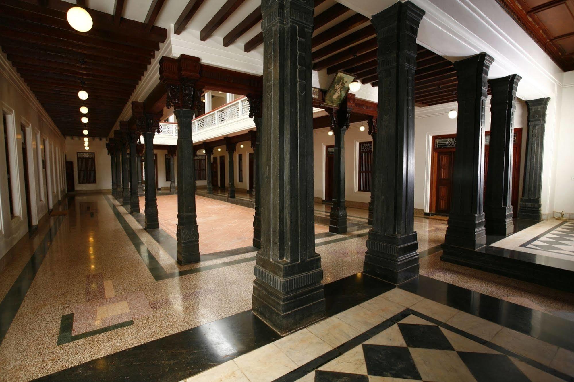 Visalam Chettinad Palace - A Cgh Earth Experience Kānādukāttān Exterior foto